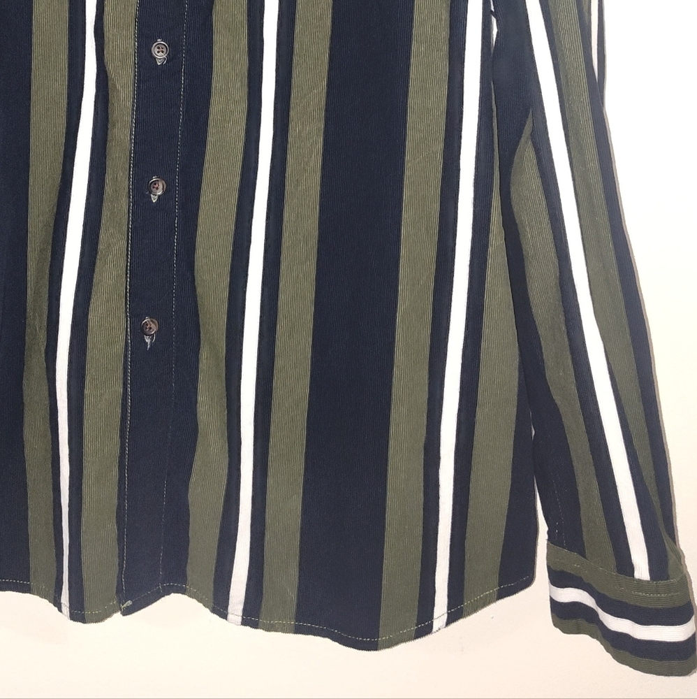 Shirt - Picture 3 of 4